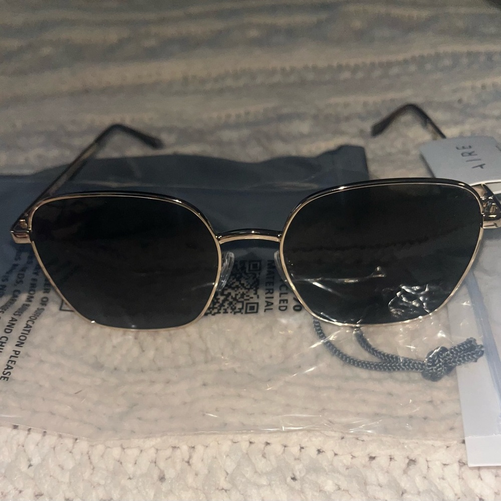 Gold Frame Sunglasses